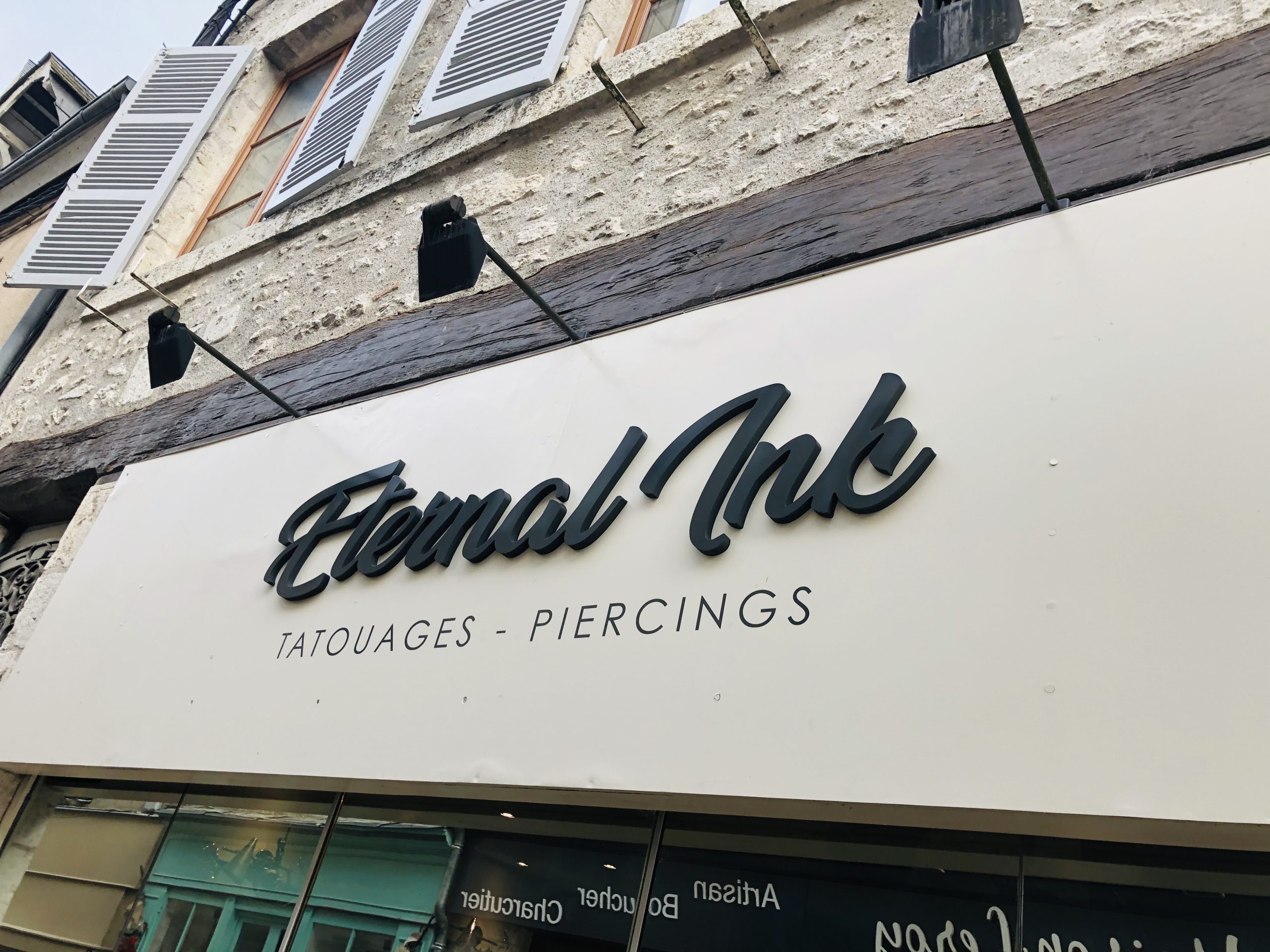 ETERNAL INK - Lettrage PVC par France Enseignes