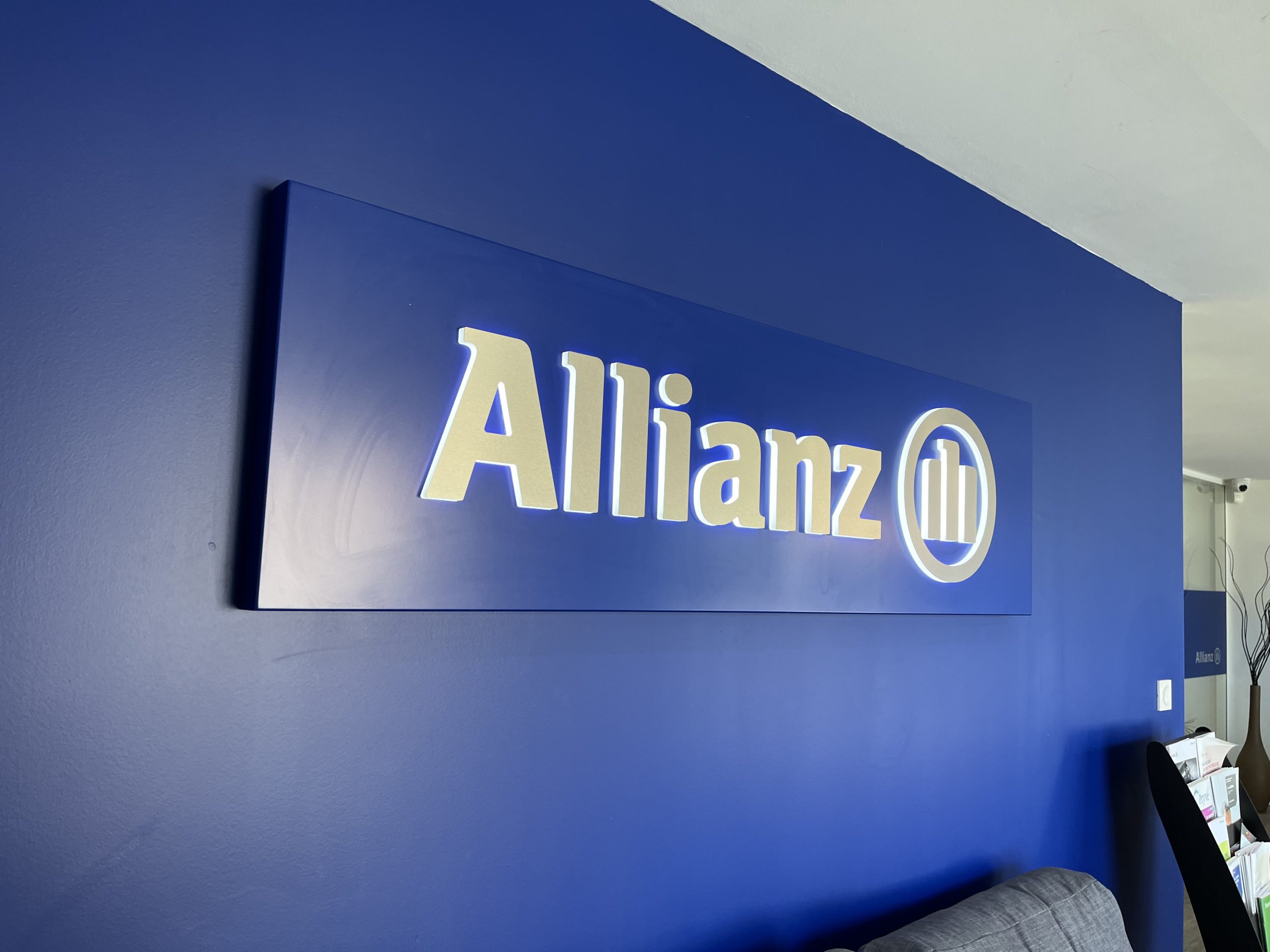 ALLIANZ - enseignes lumineuses intérieure et extérieure par France Enseignes